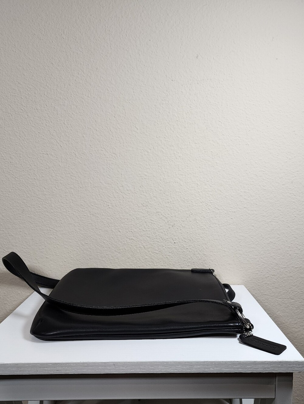 Vintage Coach Black Leather Chelsea Slim Crossbody #9457 - Picture 4 of 13